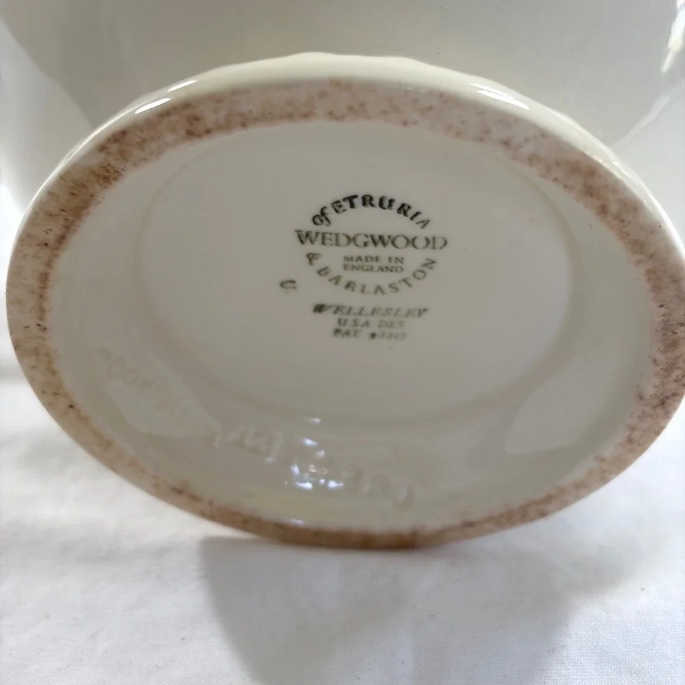 1960's Wedgwood Etruria Barlaston Wellesley Creamer, Sugar Bowl & Gravy Boat Set